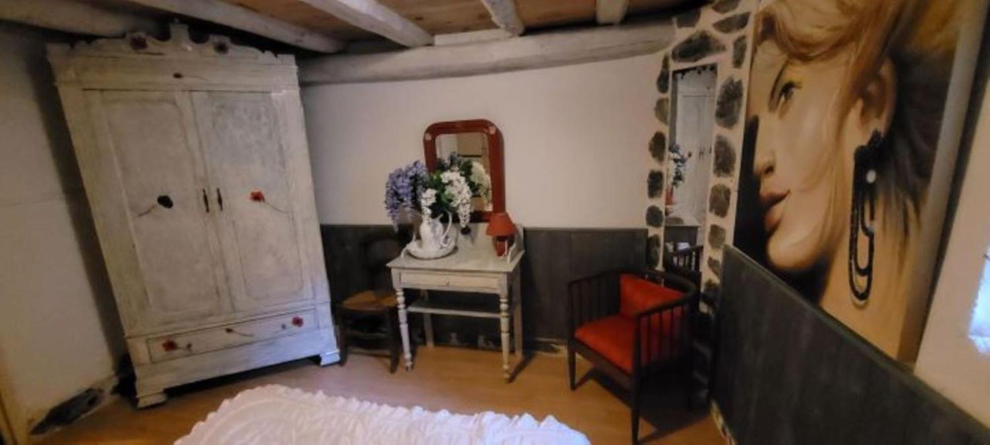 Gite Bellevue Avec Cheminee Et Bois Offert Appartement