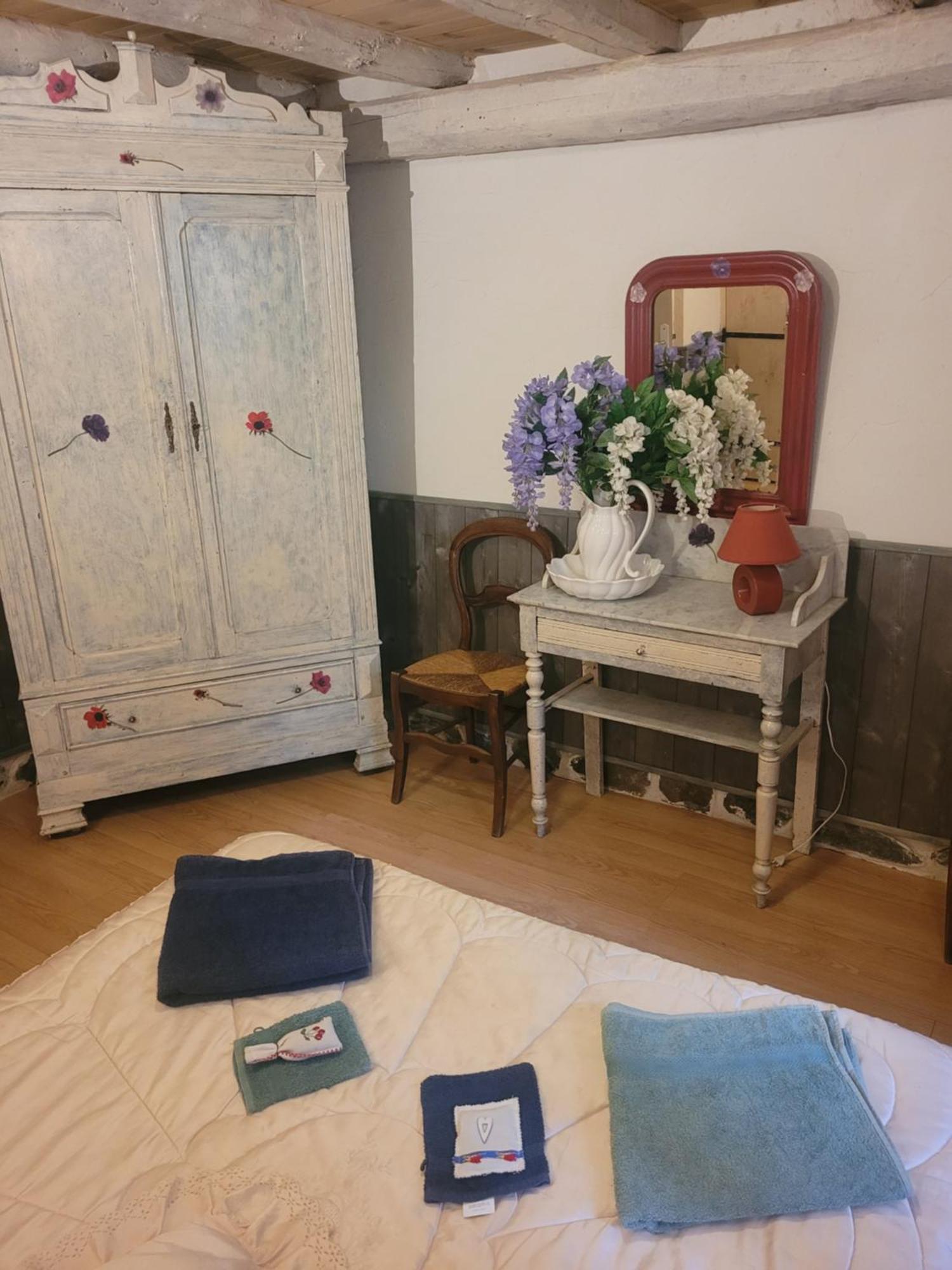 Appartement Gite Bellevue Avec Cheminee Et Bois Offert Nohèdes