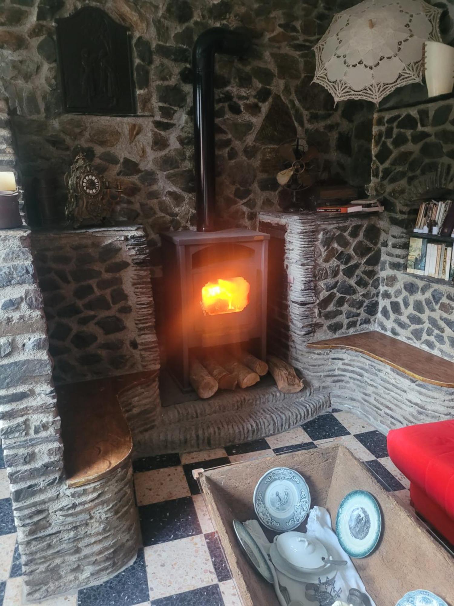 Gite Bellevue Avec Cheminee Et Bois Offert Nohedes